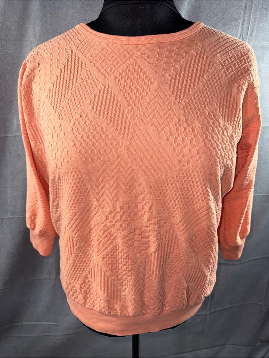 Vicki Wayne Tops - 3013-Vicki Wayne Vintage Women's Peach Textured Crewneck Sweater